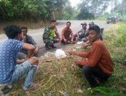 Monitoring Wilayah, Babinsa Koramil 04/PRG Komsos Bersama Masyarakat