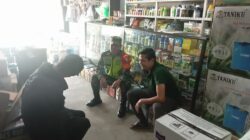 Babinsa Komsos Bersama Pemilik Kios Pertanian