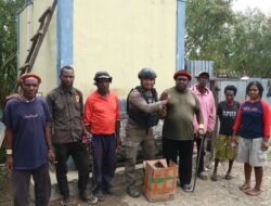 Satgas Operasi Damai Cartenz Gelar Kegiatan Humanis dan Bagikan Sembako 