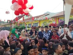 Wabup Ir. H. Armia Hadiri Kegiatan Menyerahen Anak Ku Tengku Gur Di SDN 1 Pante Raya.