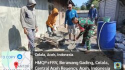 Wujud Kepedulian Babinsa, Bantu Warga Bangun Pondasi Rumah