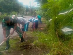 Berikan Rasa Aman, Babinsa Bersama Warga Gotong Royong Bersihkan Ranting pohon Kanan Kiri Jalan