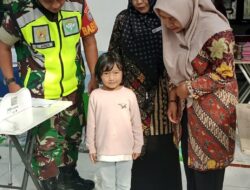 Pantau Perkembangan Kesehatan Balita, Babinsa Dampingi Kegiatan Posyandu