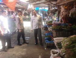 Forkopimcam Bandar Berikan Himbauan Bagi Pedagang Tidak Berjualan di Ruas Jalan Pasar Inpres Pondok Baru.