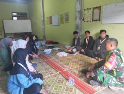 Sambangi Posko KKN, Babinsa Tekankan Kenali Budaya Setempat Dan Jaga Kamtibmas