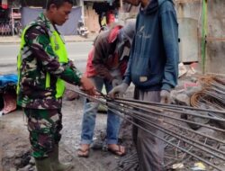 Babinsa Serda Kurniadi Turun Tangan Bantu Warga Bangun Pondasi Rumah di Bener Pepanyi