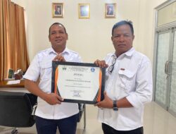 Gampong Pulo Ara Jadi Percontohan Literasi, Disdikbud Bireuen Serahkan Penghargaan