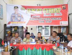 Jumat Curhat di Kute Panang, Polres Aceh Tengah Hadirkan Solusi dan Salurkan Bantuan Sembako