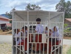 Bus Sekolah Gratis Hadir di Desa Sosial, Kecamatan Mesidah: Inisiatif Reje Kampung Saukani.