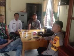 Babinsa Bersama Bhabinkamtibmas, Ajak Aparatur Desa Tanamkan Nilai Integritas Dalam Menjalankan Tugas