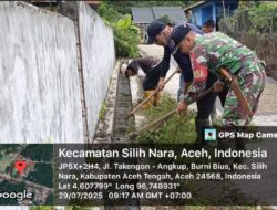 Peduli Lingkungan, Babinsa Ajak Warga Bersihkan Saluran Air 
