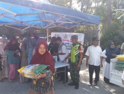 Personel Koramil 03/TG Amankan Operasi Pasar Murah di Kecamatan Gajah Putih