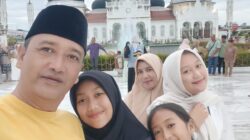 Air Mata Haru Orang Tua Warnai Prestasi Nabila Mufidah Raih Medali Emas Nasional