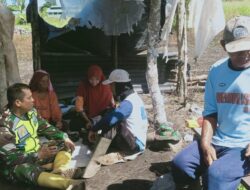 Tidak Memandang Tempat, Babinsa Sambangi Warga Laksanakan Komsos Di Kebun