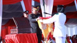 Kapolres Bener Meriah Bertindak Sebagai Inspektur Upacara Penurunan Bendera HUT RI ke-80 di Lapangan Sengeda