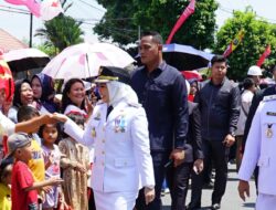 Ribuan Masyarakat Labuhanbatu Antusias Menyaksikan Devile HUT ke-80 Kemerdekaan Republik Indonesia