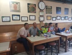 Babinsa Koramil 05/Permata Komsos Bersama Warga Untuk Mendukung Tugas Teritorial
