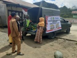 Babinsa Antar Beras Murah Hingga ke Pelosok Linge
