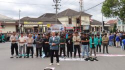 Kapolres Aceh Tengah Bersama Mahasiswa Isi Unjuk Rasa Damai dengan Shalat Hajat dan Doa
