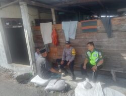 Tingkatkan Kemitraan TNI Polri, Babinsa Bersama Bhabinkamtibmas Laksanakan Komsos Di Wilayah Binaan