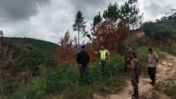 Patroli Hutan, Babinsa Bersama Bhabinkamtibmas Sisir Titik-titik Rawan Kebakaran