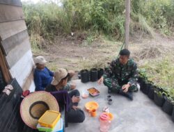 Optimalkan Komsos, Babinsa Koramil 05/Permata Anjangsana Ke Rumah-rumah Warga