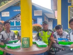 Babinsa Desa Hakim Tungul Naru Monitoring Pendistribusian Makan Bergizi Gratis Bagi Pelajar