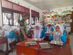Pastikan Menu Sesuai Keseimbangan Gizi, Jajaran Babinsa Koramil 03/TG Monitoring Pendistribusian MBG