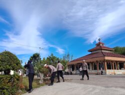 Polres Bener Meriah Gelar Gotong Royong Di Masjid Almukminun Burni Telong, Pererat Silaturahmi Dengan Masyarakat